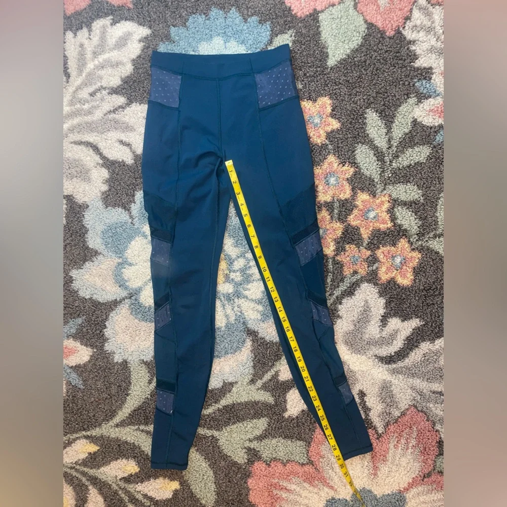 LULULEMON *rare* Just Breathe mesh Pant Alberta lake size 4